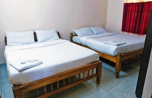 Chikkamagaluru House | STAYMAKER Hima Giri Stay Inn