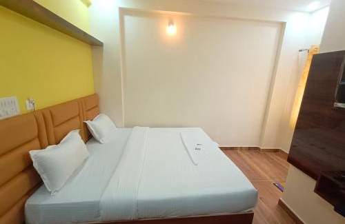 RR Nagar Hotel | STAYMAKER Karanji Paradise - Next to Liquor station