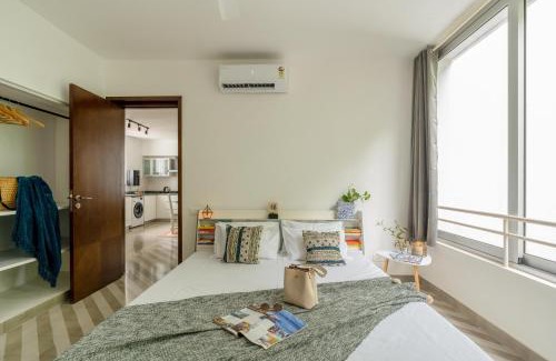 Nerul Apartment | Staymaster Ocean Reef 2BR AC WiFi Pool