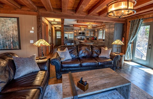 Topton Cabin | stayNantahala – Smoky Mountain Cabins and Luxury Yurts