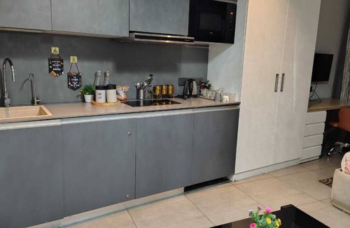 Noida Apartment | Stays in the vicinity of yamuna river and clouds with in India's tallest tower