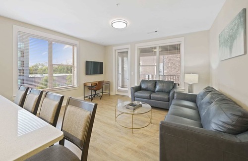 Charlotte Condo | StaysByWalker 3BR Waverly - 1G WiFi/King Beds/Gym