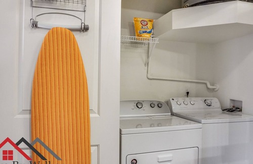 Ashbrook - Clawson Village Condo | StaysByWalker Park Rd 2BR - KingBeds/Parking ADA