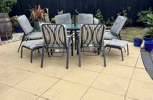 Solihull House | staysolihull, large spacious corner house,