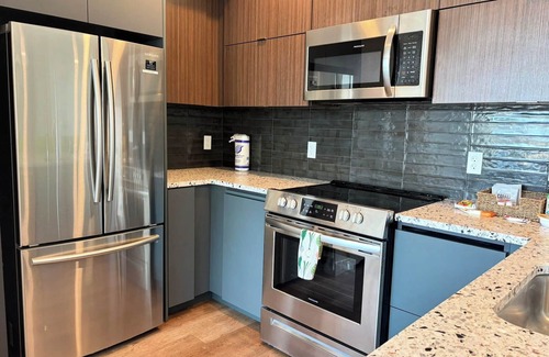 Wilshire Apartment | StaysPro - GORGEOUS Hollywood Living Los Angeles