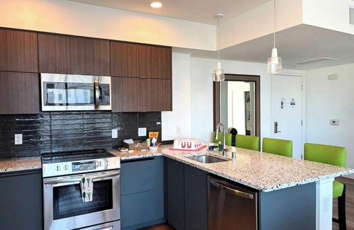 Wilshire Apartment | StaysPro - GORGEOUS Hollywood Living Los Angeles