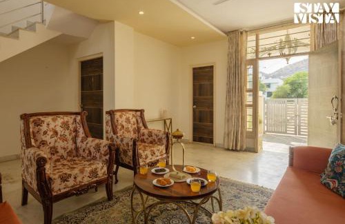 Udaipur District Villa | StayVista at Arka Crest with Jacuzzi, Bonfire, Wi-Fi