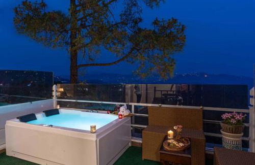 Kasauli Villa | StayVista at Bellevue with Outdoor Jacuzzi