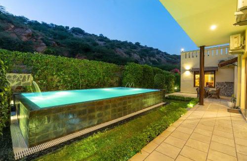 Gurugram Villa | StayVista at Bliss In The Woods w Outdoor Pool - Gurgaon