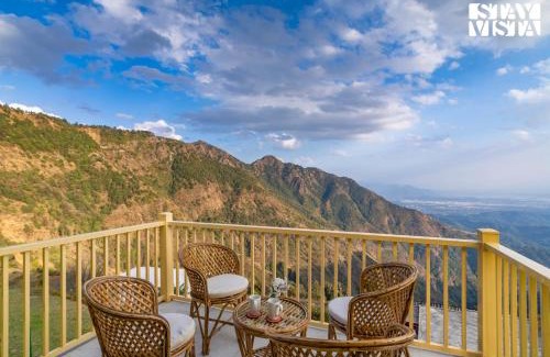 Bullawala Villa | StayVista at Cloudview Villa with WiFi and BBQ