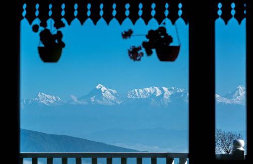 Kaul Villa | StayVista at Ethereal view of Himalayan Peak