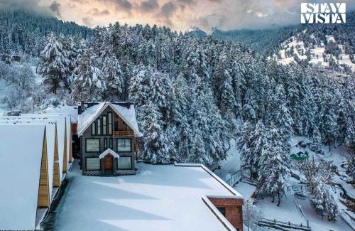Srinagar Villa | StayVista at Frozen Fall - Tangmarg with Breakfast Included