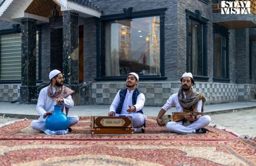Srinagar Villa | StayVista at Frozen Fall - Tangmarg with Breakfast Included