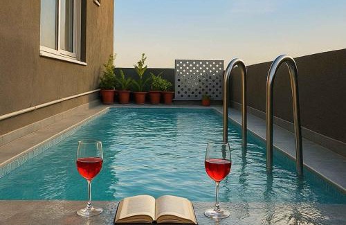Udaipur Villa | StayVista at Grey Sky 3 BHK villa with Pool, Balcony, and Scenic View at Udaipur