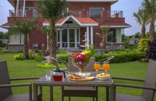 Gurugram Villa | StayVista at Hillside Paradise 4BHK Lavish house in Delhi
