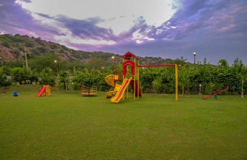 Gurugram Villa | StayVista at Hillside Paradise 4BHK Lavish house in Delhi