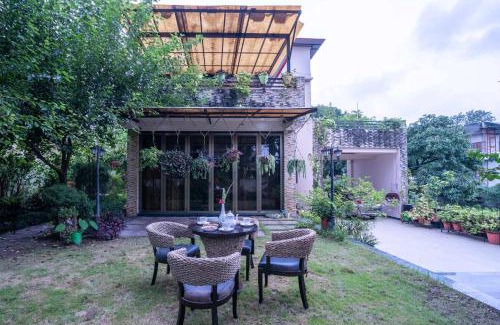 Bullawala Villa | StayVista at Jackfruit Villa with Jacuzzi