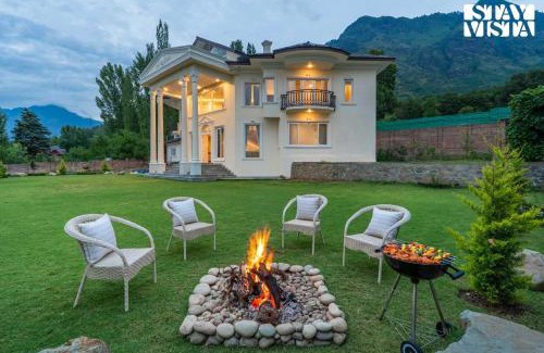 Nishat-Shalimar Villa | StayVista at Palais Vienna with Lawn, Bonfire & BBQ
