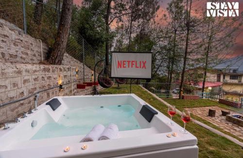 Dharampur Villa | StayVista at Pinecrest Manor - Outdoor Jacuzzi
