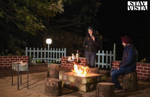 Dharampur Villa | StayVista at Pinecrest Manor - Outdoor Jacuzzi