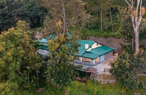 Kasauli Villa | StayVista at Springfield with Bonfire