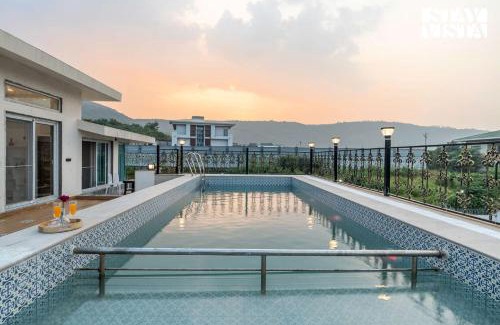 Lonavala Villa | StayVista at Sunshine & Soul with Infinity Pool, Lawn, BBQ