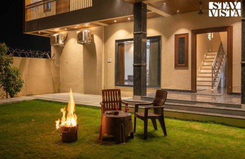 Jaipur District Villa | StayVista at The Binclave with Bar, Pvt Indoor Pool & Bonfire