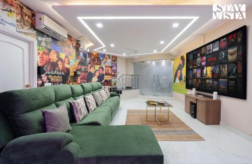 DLF City Villa | StayVista at The Sweet Sunsation with Jacuzzi, BBQ