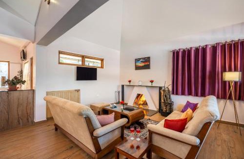 Pudumund Bed & Breakfast | StayVista at The West Wind 5BHK Villa ooty comp Breakfast