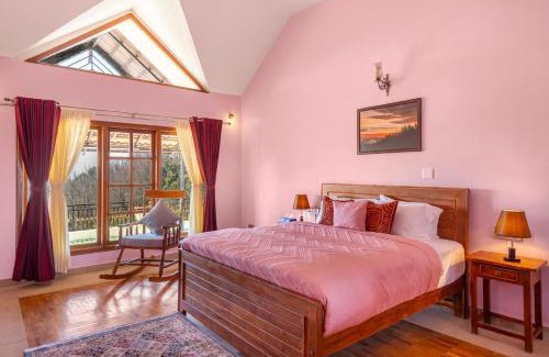 Pudumund Bed & Breakfast | StayVista at The West Wind 5BHK Villa ooty comp Breakfast