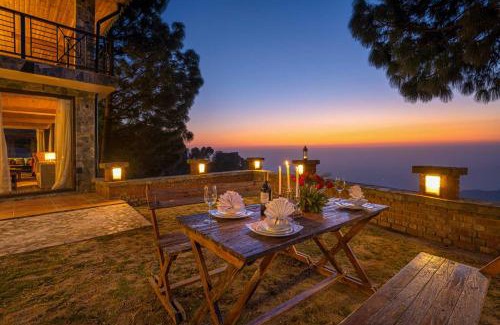 Kasauli Villa | StayVista at The Winter Line with Complimentary Breakfast