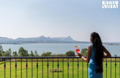 Igatpuri Villa | StayVista at Villa Wine with Pool, Jacuzzi, Bonfire