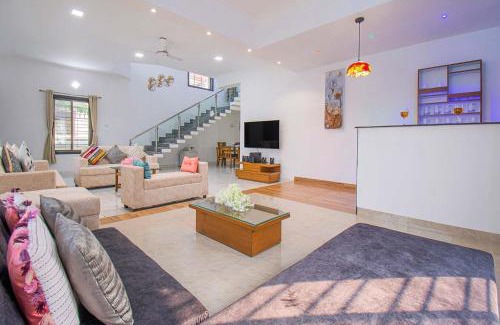 Kune N.m. Villa | StayVista's Brookvale Cottage - Dive into tranquility with pool view and gazebo