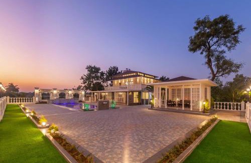Nashik Villa | StayVista's Lake La Vie - Tranquil Lake-View Villa Amidst Farmland with Pool and Poolside Gazebo - Proximity to Sula