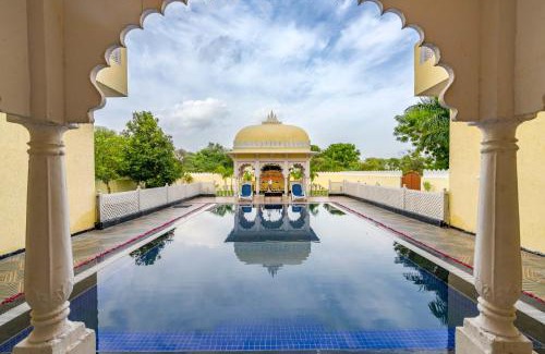 Kankroli Villa | StayVista's Panna Garh - Rajsamand - Private Pool with Bar & Indoor-Outdoor Activities