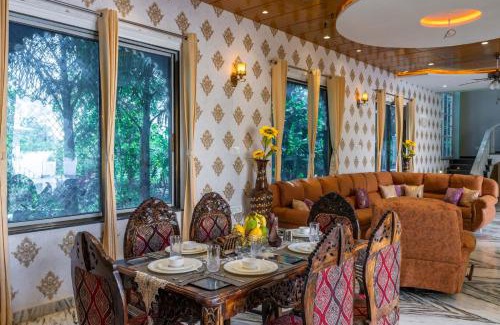 Kankroli Villa | StayVista's Panna Garh - Rajsamand - Private Pool with Bar & Indoor-Outdoor Activities