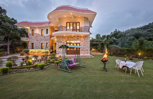 Udaipur Villa | StayVista's Prakriti Farms with Outdoor Pool, Complimentary Breakfast