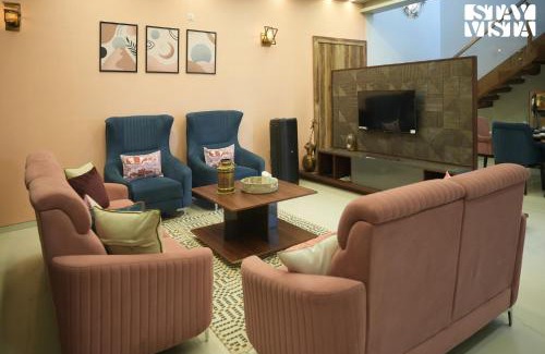 Igatpuri Villa | StayVista's The Aquamarine Villa - Igatpuri - Lakeside Retreat with Infinity Pool & Deck, Theatre Room & Gazebo