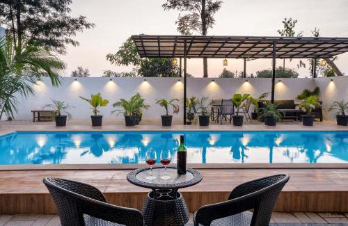Nashik Villa | StayVista's Vinho Sunsets - Farm-View Villa Near Sula with Pool & Terrace