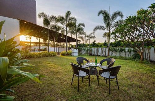 Nashik Villa | StayVista's Vinho Sunsets - Farm-View Villa Near Sula with Pool & Terrace