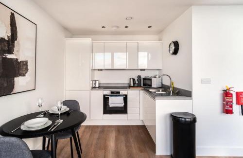 Old Trafford Apartment | StayZeni, Alexandra Rise Manchester Studio