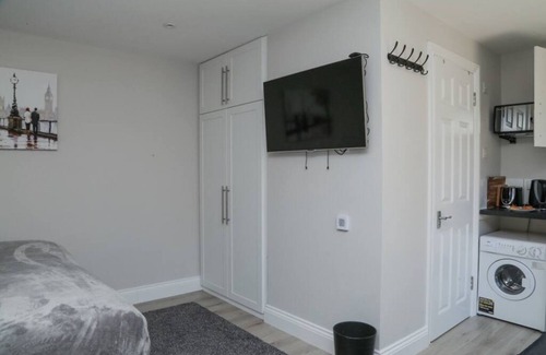 Crofton Park House | Stayzo Crofton Park - Central London Studio