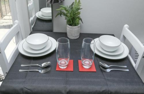 Crofton Park Apartment | StayZo - Crofton Park - Central London refurbished Studio