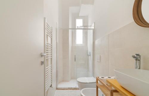 Ponte Seveso Apartment | Stazione Centrale Luminoso bilocale con balcone