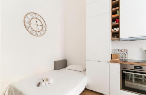 Ponte Seveso Apartment | Stazione Centrale Luminoso bilocale con balcone