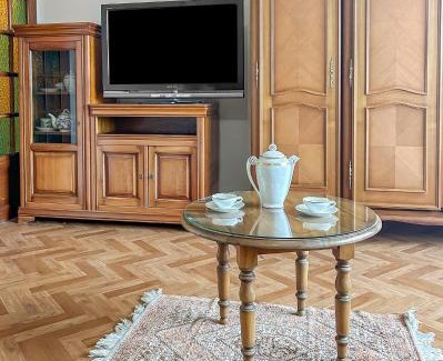Saint-Cyr-sur-Loire Apartment | StCyrSurLoire Lumineux et bien situé avec balcon & parking privé