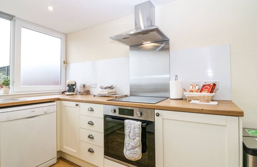 Kirriemuir Cottage | STEADING COTTAGE, pet friendly, with a garden in Kirriemuir