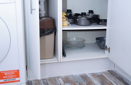 Swindon Apartment | Steam Dream Swindon Town Centre sleeps up to 5/free parking
