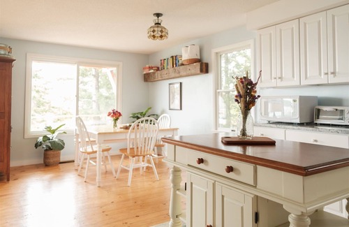 West Southport Cottage | Steamboat Landing Cottage: Water Views, Nearby Beach