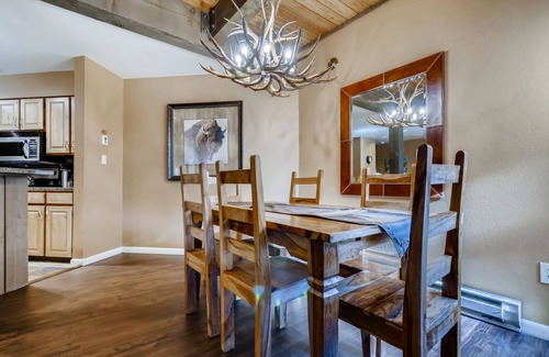 Steamboat Springs Condo | Steamboat Springs Rustic Resort Condo 2 Bed/2 Bath + Patio
